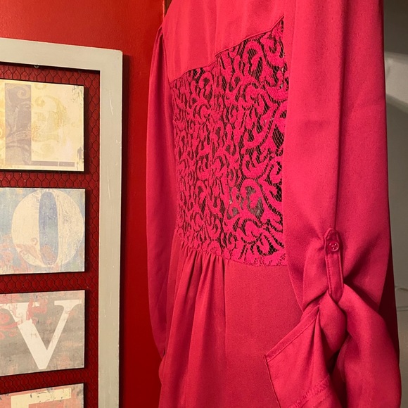 A blouse - Picture 5 of 7